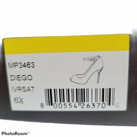 Badgley Mischka Diego Ankle Straps Pumps Size 6.5 - Picture 11 of 13